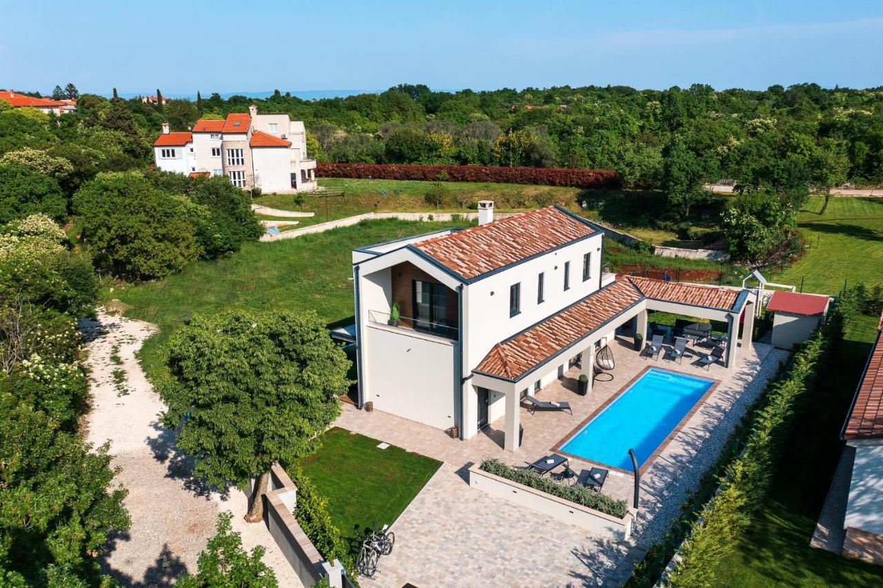Villa Nobu Mali Vareški Екстериор снимка