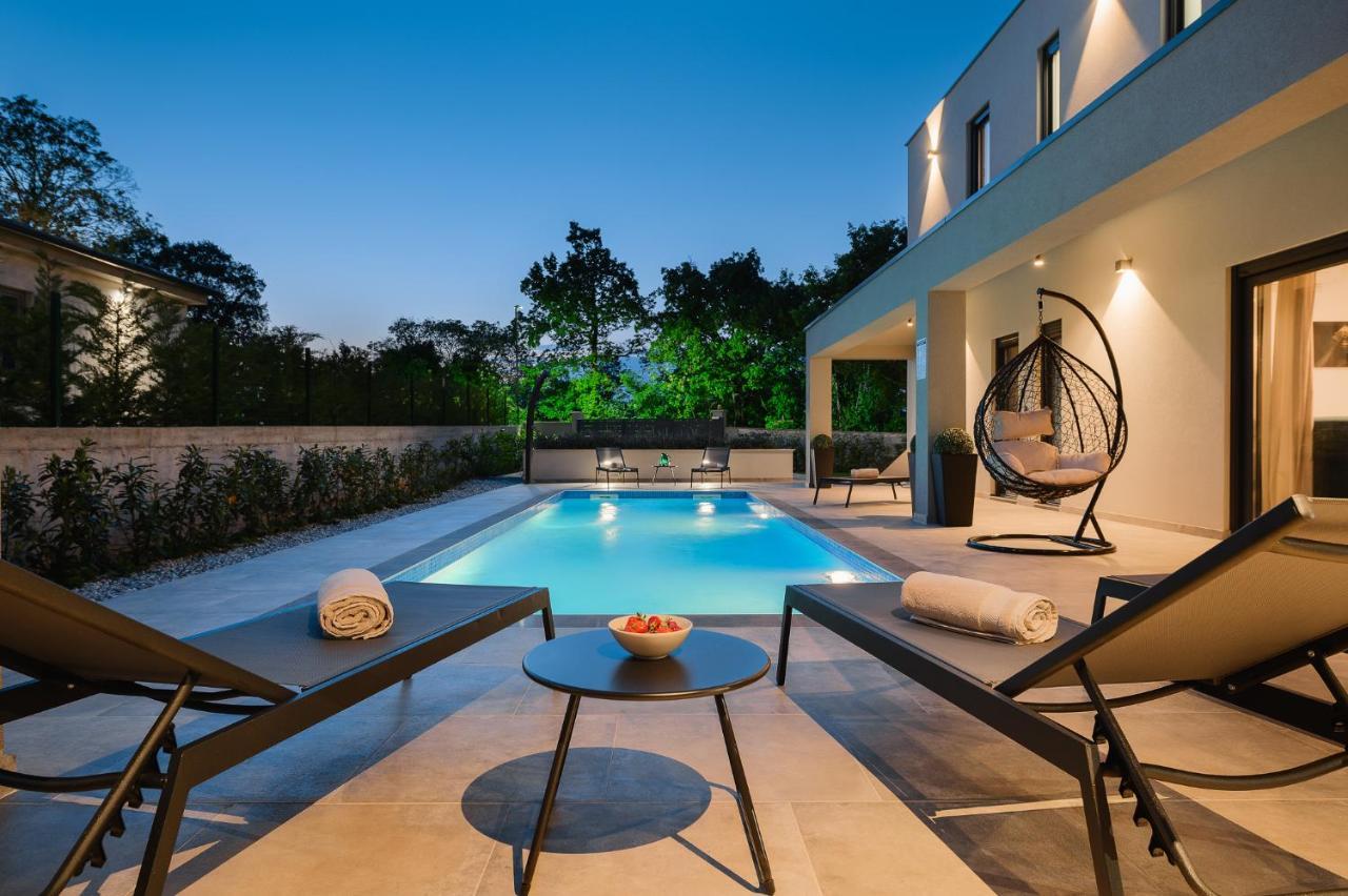 Villa Nobu Mali Vareški Екстериор снимка