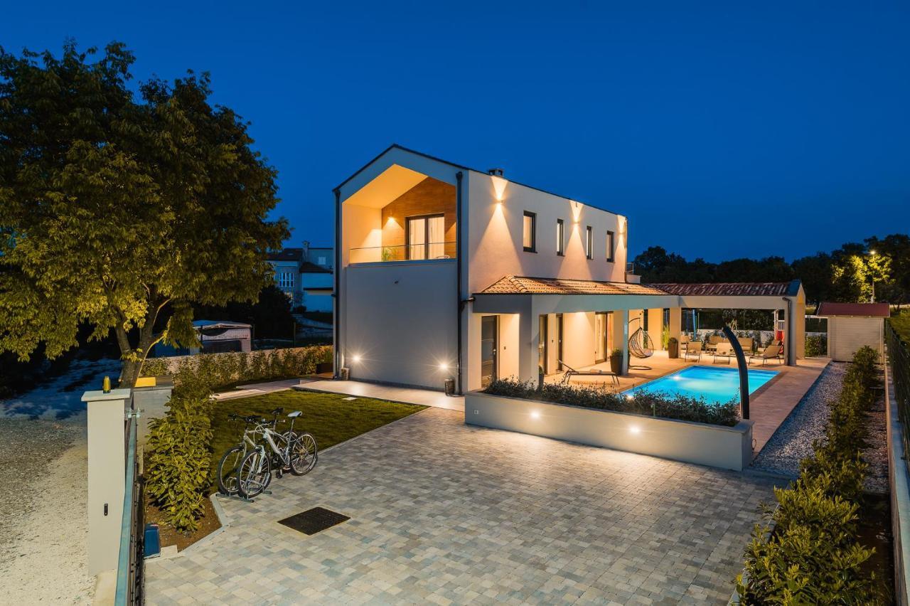 Villa Nobu Mali Vareški Екстериор снимка