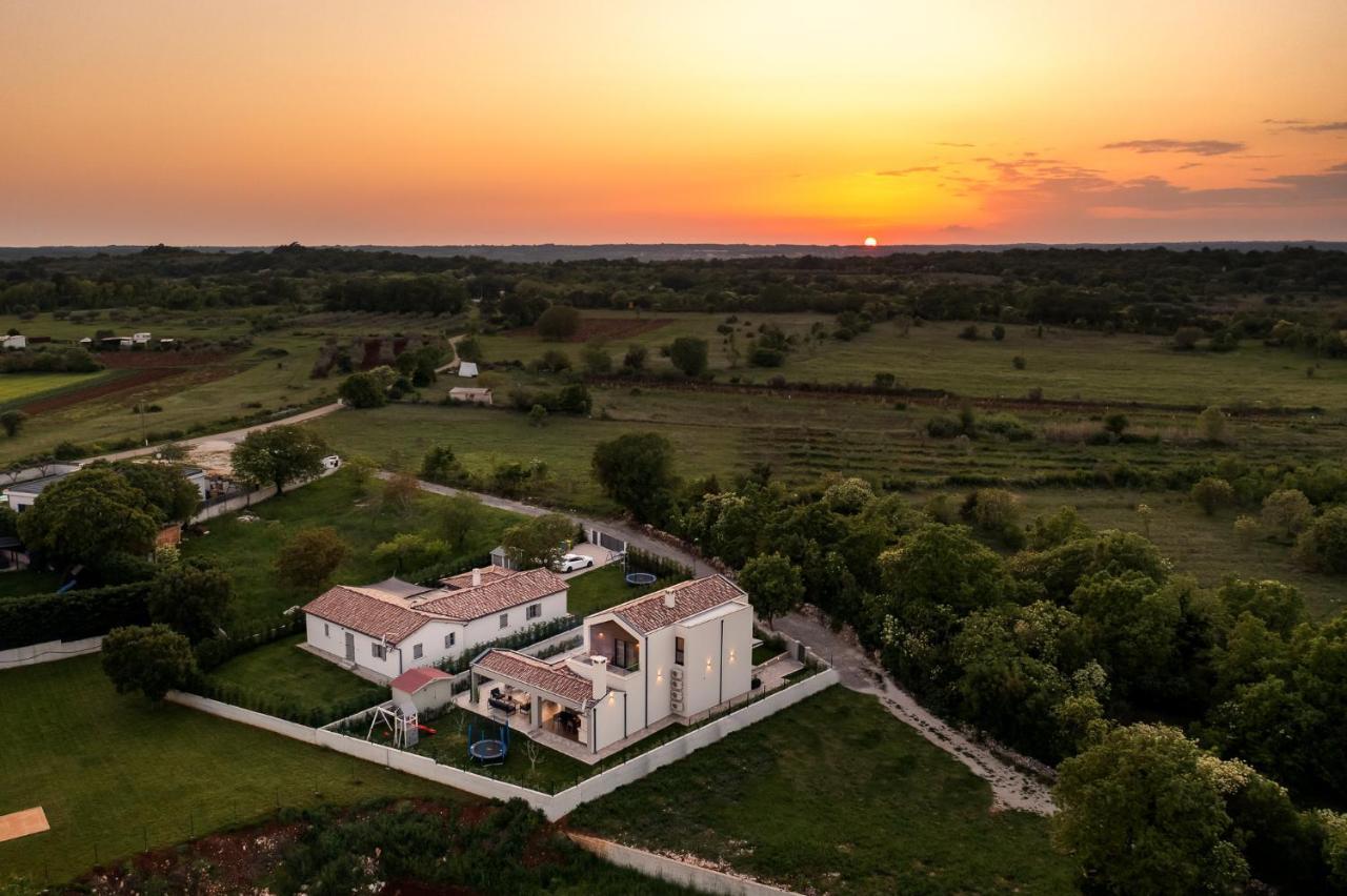Villa Nobu Mali Vareški Екстериор снимка