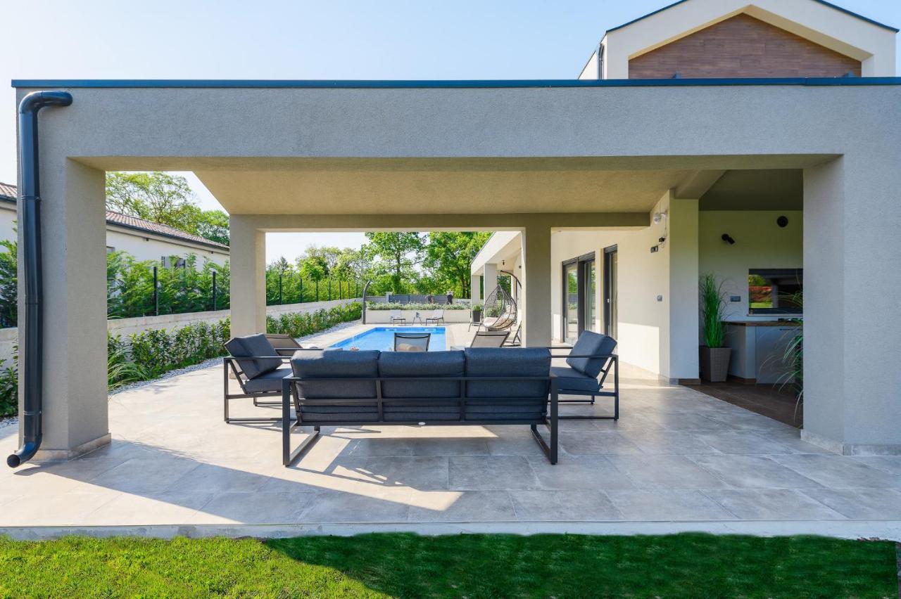 Villa Nobu Mali Vareški Екстериор снимка