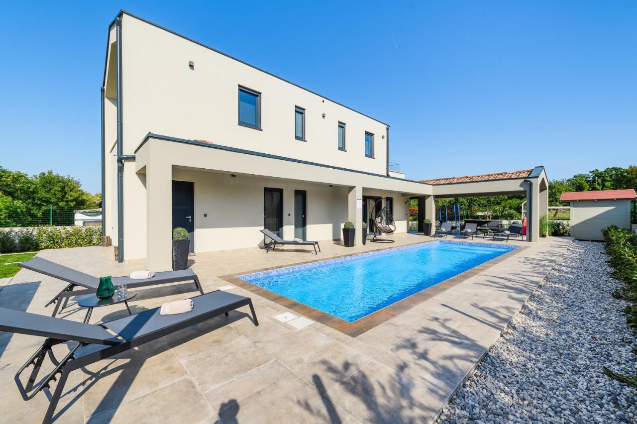 Villa Nobu Mali Vareški Екстериор снимка