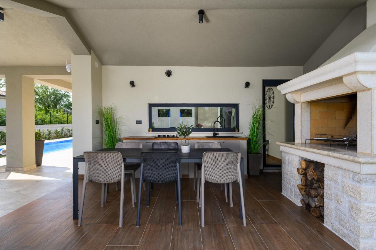 Villa Nobu Mali Vareški Екстериор снимка