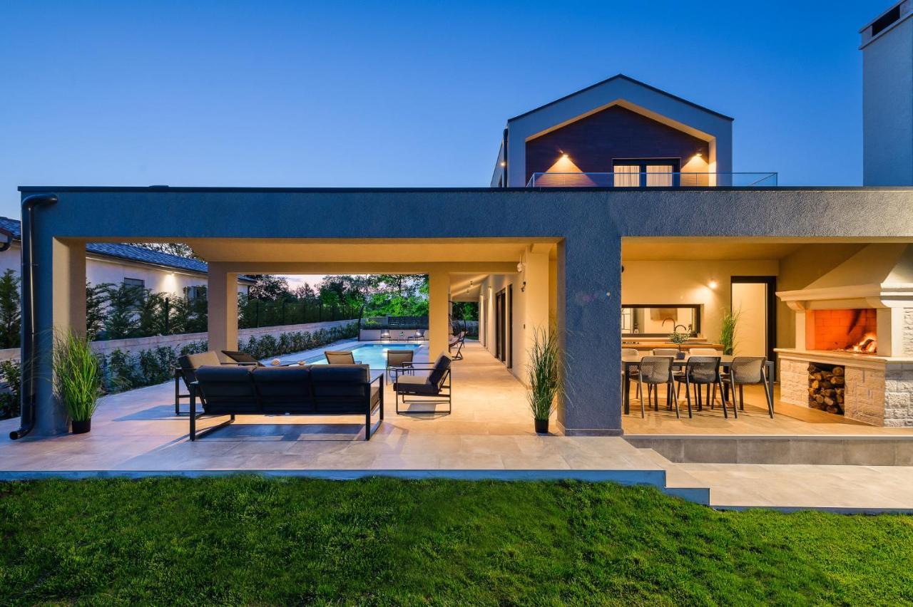 Villa Nobu Mali Vareški Екстериор снимка